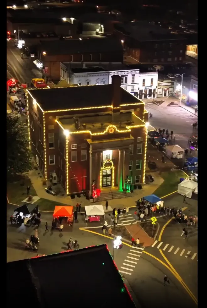Leitchfield downtown holiday event aerial thumbnail